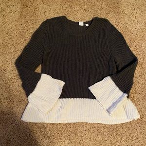 Gap Grey and White Cropped Sweater